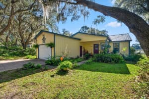 832 LAKE SHORE TERRACE, INTERLACHEN, FL 32148 - MLS#MFRGC534819