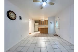 1015 9TH STREET, GAINESVILLE, FL 32601 - MLS#MFRGC535115