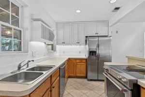 1105 9TH STREET, GAINESVILLE, FL 32601 - MLS#MFRGC535634