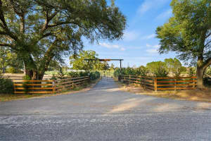 23016 102ND AVENUE, ALACHUA, FL 32615 - MLS#MFRGC536139