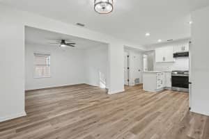 526 3RD STREET, GAINESVILLE, FL 32601 - MLS#MFRGC536528