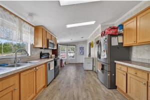 27017 182ND AVENUE, HIGH SPRINGS, FL 32643 - MLS#MFRGC536566