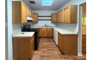 610 34TH TERRACE, GAINESVILLE, FL 32607 - MLS#MFRGC536617