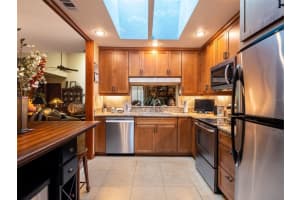 1630 19TH CIRCLE, GAINESVILLE, FL 32605 - MLS#MFRGC537154