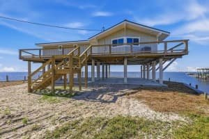 18 4TH STREET, HORSESHOE BEACH, FL 32648 - MLS#MFRGC537503