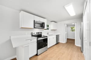 1017 9 AVENUE, GAINESVILLE, FL 32601 Sold 03/24/26