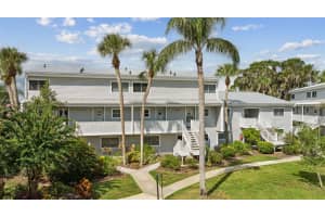 125 RIVER BEND PLACE, WELAKA, FL 32193 - MLS#MFRGC537889