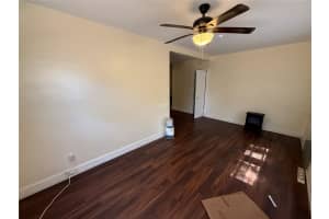 824 UNIVERSITY AVENUE, GAINESVILLE, FL 32601 - MLS#MFRGC538068