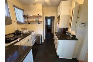 824 UNIVERSITY AVENUE, GAINESVILLE, FL 32601 - MLS#MFRGC538070