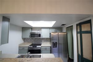 900 62ND BOULEVARD, GAINESVILLE, FL 32607 - MLS#MFRGC538185