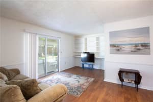 16529 ORANGE AVENUE, UMATILLA, FL 32784 - MLS#MFRGC538307