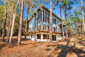 123 Mason Lake Trl, HAWTHORNE