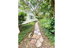 1723 7TH AVENUE, GAINESVILLE, FL 32603 - MLS#MFRGC538569