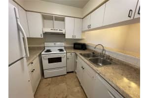 2735 SW 35 PLACE, GAINESVILLE, FL 32608 - MLS#MFRGC538852