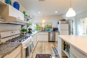 310 8TH STREET, GAINESVILLE, FL 32601 - MLS#MFRGC539005