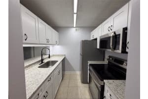 3921 34TH STREET, GAINESVILLE, FL 32608 - MLS#MFRGC539137