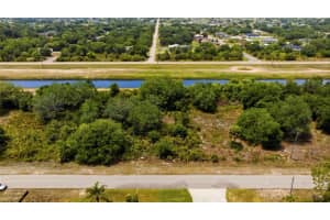 1909 WESTBORO LOOP, LEHIGH ACRES, FL 33972 - MLS#MFRGC539507