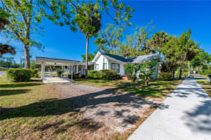 25749 1ST AVENUE, NEWBERRY, FL 32669 - MLS#MFRGC539622