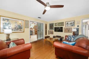 318 40TH TERRACE, GAINESVILLE, FL 32607 - MLS#MFRGC540411