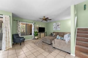 2424 47TH LANE, GAINESVILLE, FL 32605 - MLS#MFRGC540461