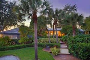 8306 Sanderling Rd, Sarasota, FL 34242, Sold 05/14/21