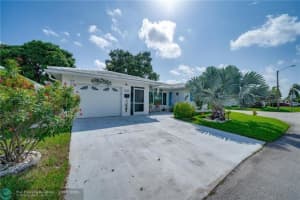 6704 NW 75th St, Tamarac, FL 33321, Sold 12/10/21