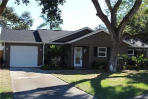2910 Woodpine Ct, Sarasota, FL 34231, Sold 05/03/22