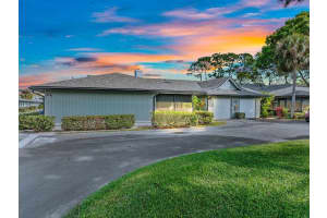645 Centre Ct SW, Vero Beach, FL 32962, Sold 04/14/22