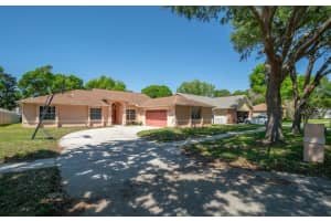 5546 Oak Hollow Dr, Titusville, FL 32780, Sold 05/27/22