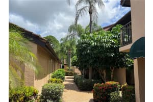 5527 Ashton Lake Dr, Sarasota, FL 34231, Sold 08/23/22