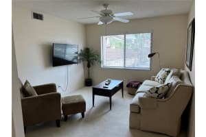 5527 Ashton Lake Dr, Sarasota, FL 34231, Sold 08/23/22