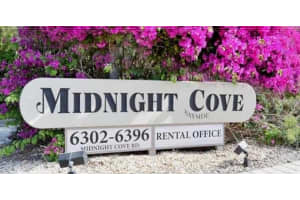 6350 Midnight Cove Rd, Siesta Key, FL 34242, Sold 08/25/22
