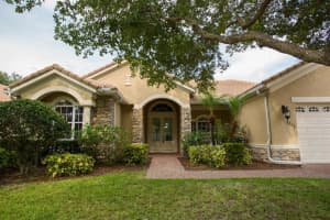 3876 Shoreview Dr, Kissimmee, FL 34744, Sold 08/29/22
