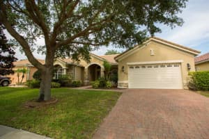 3876 Shoreview Dr, Kissimmee, FL 34744, Sold 08/29/22