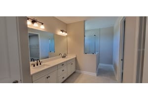 5215 Lake Venice Dr, Wimauma, FL 33598, Sold 10/07/22