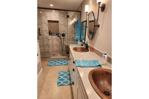 3909 Wilshire Ct, Sarasota, FL 34238, Sold 12/01/22