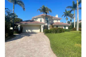 449 E Royal Flamingo Dr, Sarasota, FL 34236, Sold 03/15/23
