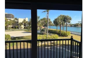 7467 Bayshore Dr, Treasure Island, FL 33706, Sold 06/27/23