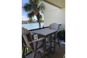 7467 Bayshore Dr, Treasure Island, FL 33706, Sold 06/27/23