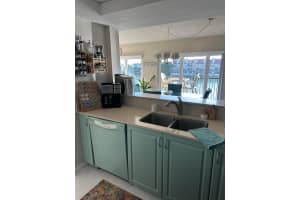 7467 Bayshore Dr, Treasure Island, FL 33706, Sold 06/27/23