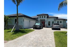 2102 4th St E, Palmetto, FL 34221, Sold 07/03/23