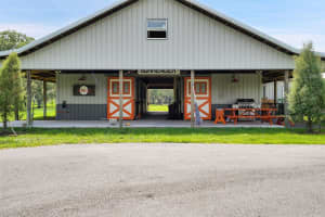 11818 McIntosh Rd, Thonotosassa, FL 33592, Sold 10/30/23