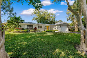 3855 Manatee Dr SE, St. Petersburg, FL 33705, Sold 02/28/24