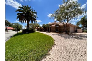 4268 Las Palmas Way, Sarasota, FL 34238, Sold 04/30/24