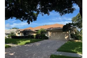 5118 Rolling Fairway Dr, Valrico, FL 33596, Sold 07/29/24