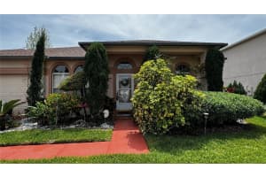 420 Chapelwood Dr, Apopka, FL 32712, Sold 08/22/24