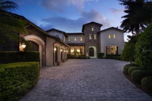 9070 Mayfair Pointe Dr, Orlando, FL 32827, Sold 09/25/24