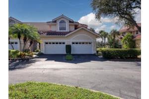 5586 Golf Pointe Dr, Sarasota, FL 34243, Sold 11/08/24