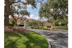 5586 Golf Pointe Dr, Sarasota, FL 34243, Sold 11/08/24