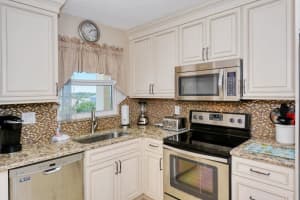 915 Beach Rd, Siesta Key, FL 34242, Sold 10/23/24